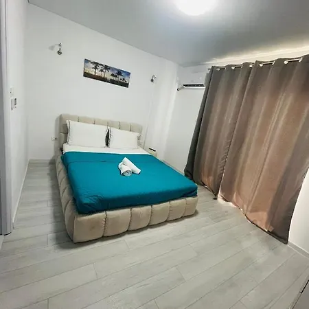 Ladom Etajul 1 فيلة