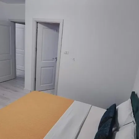 Vilă Ladom Etajul 1